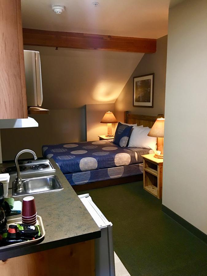 Boulder Creek Inn Donnelly Exteriör bild