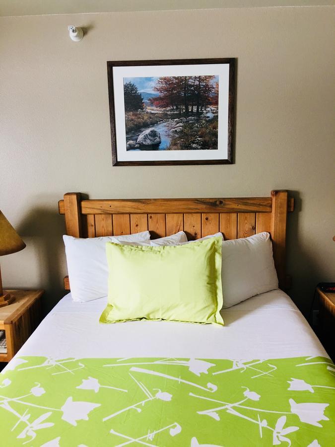 Boulder Creek Inn Donnelly Exteriör bild