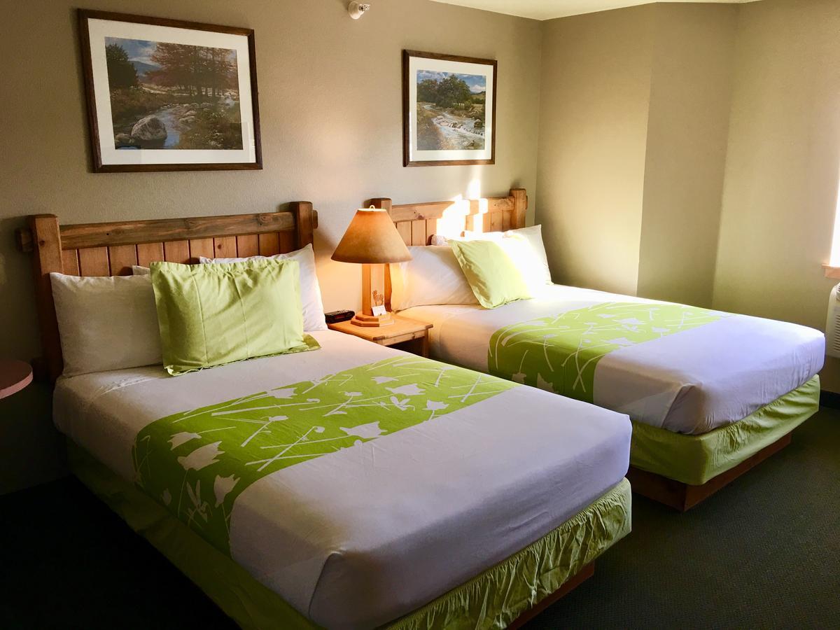 Boulder Creek Inn Donnelly Exteriör bild